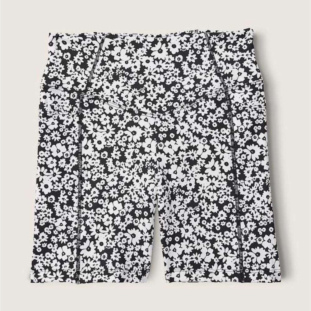 Black and White Floral Crop Top and Bike Short Set - Picture 4 of 8